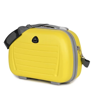 Ormi Sárga Bőröndre Akasztható Kis Méretű Táska (29x36x17)