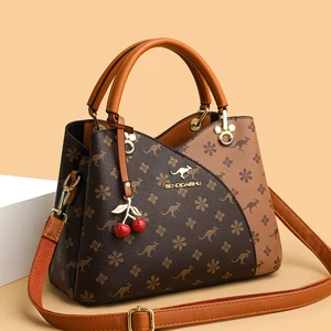 Kávé - Sötét Barna Műbőr Női Kézitáska Dísszel