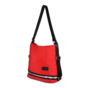 Piros Vízlepergetős Táska