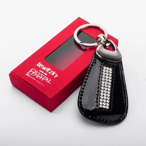 Kép 1/3 - Lewitzky Fekete Swarovski® Kristályokkal Díszített Kulcstartó és Táskadísz