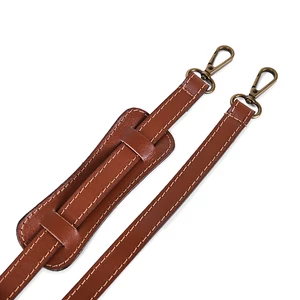 Kép 4/7 - R&J Barna Unisex Műbőr Kulccsal Zárható Aktatáska