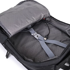 Kép 6/10 - Fekete Utazó Hátitáska