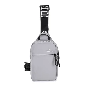 Kép 2/4 - Szürke Keresztpántos Kis Méretű Táska