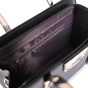 Kép 7/10 - Piros Hüllőbőr Mintás Kézitáska Szett