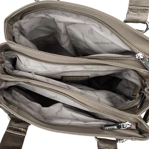 Kép 4/4 - Bordó Női Kézitáska Több Rekesszel Vízlepergető Anyagból