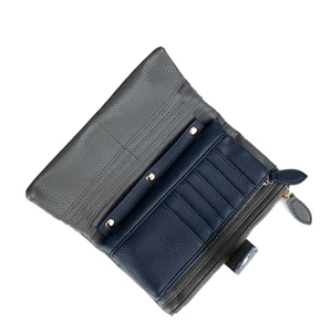 Kép 4/5 - Szürke Nagyméretű Sokzsebes Csatos Pénztárca