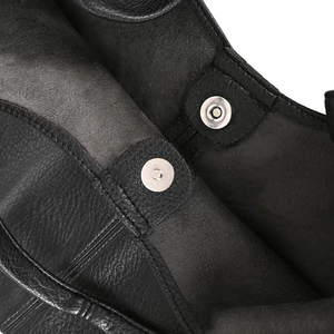 Kép 4/4 - Fekete Műbőr Női Válltáska Neszeszerrel