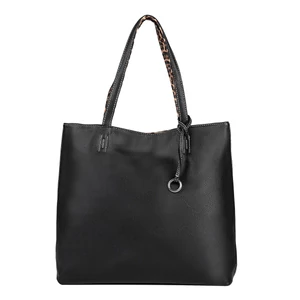 Kép 2/4 - JGL Fekete-Párduc Mintás Kifordítható Női Műbőr Válltáska