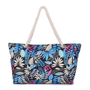 Kép 2/5 - Fekete Levél Mintás Strandtáska