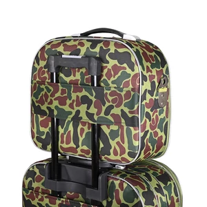 Kép 3/4 - Ormi Terepmintás Nagy Méretű Bőröndre Akasztható Táska